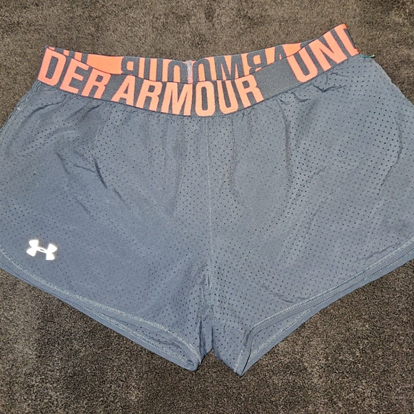 Under Armour Pants - Under Armour Women's Shorts - Small